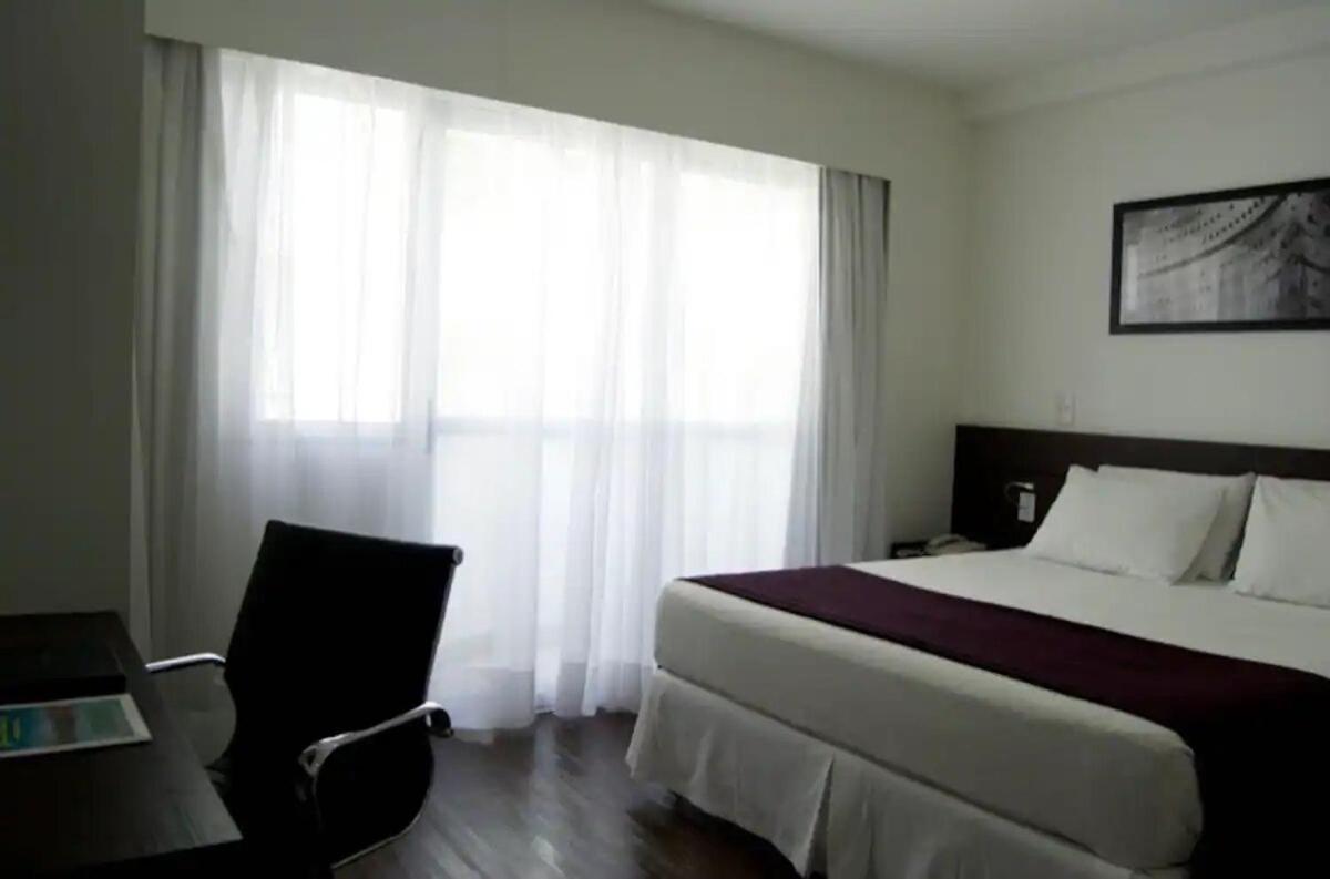 Completo Ao Lado Da Lagoa Da Pampulha Hotel